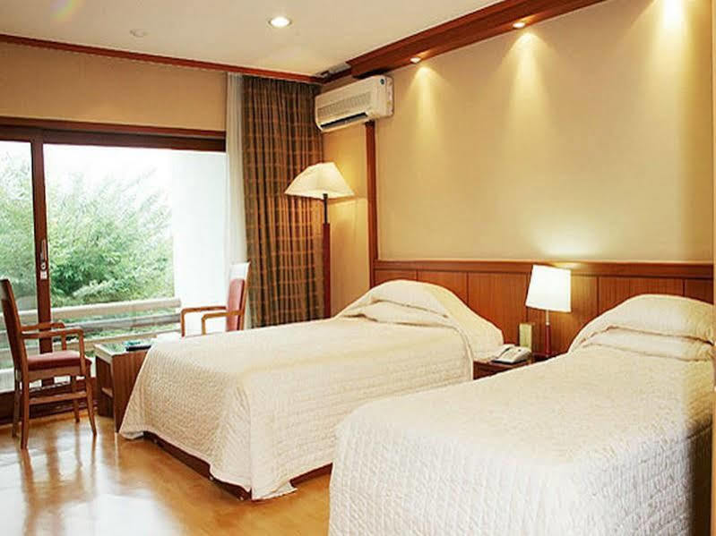 Suanbo Park Hotel Chungju Zewnętrze zdjęcie